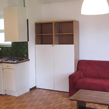Apartment- Flavia アパート